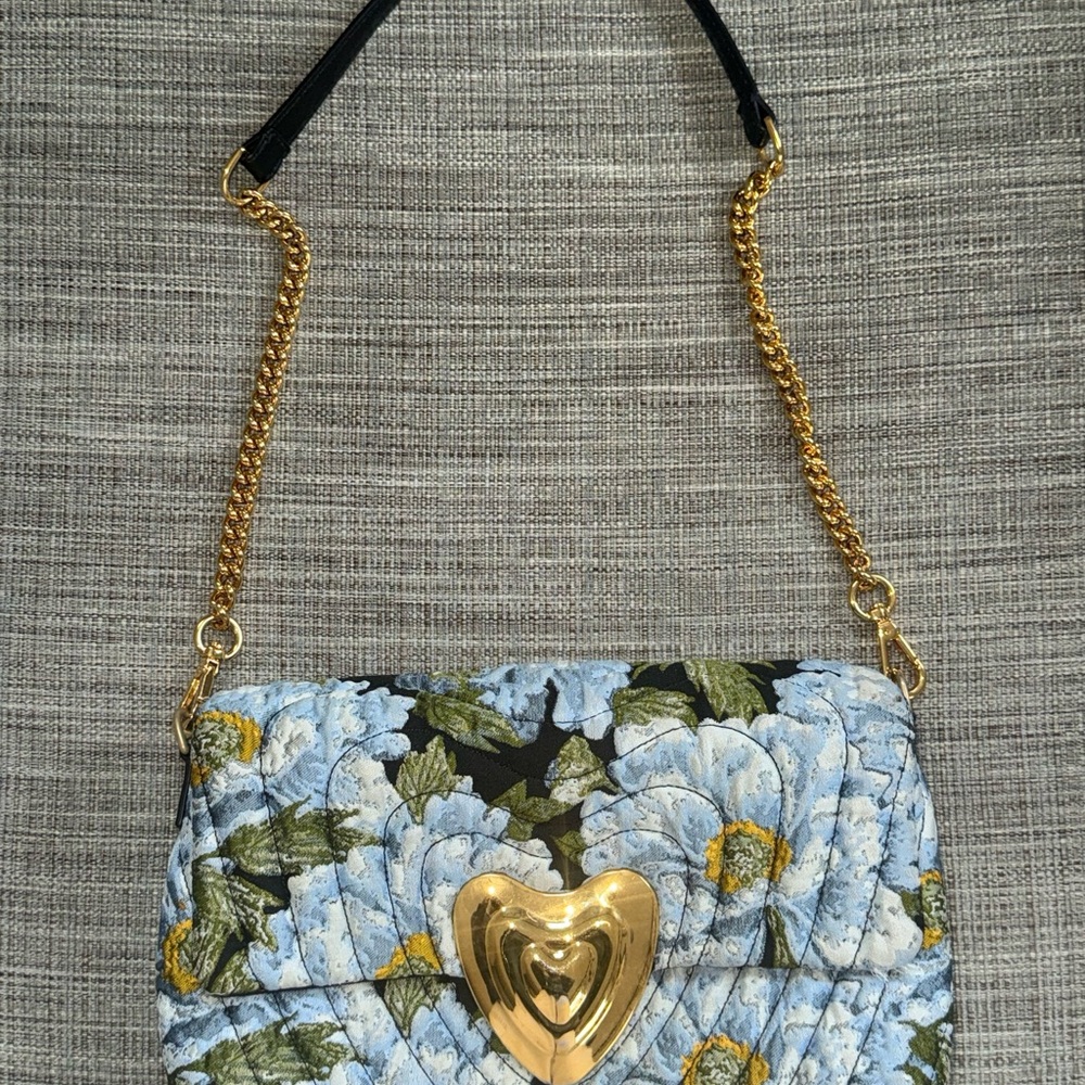 Quilted Floral Heart-Lock Shoulder Bag in Light Blue